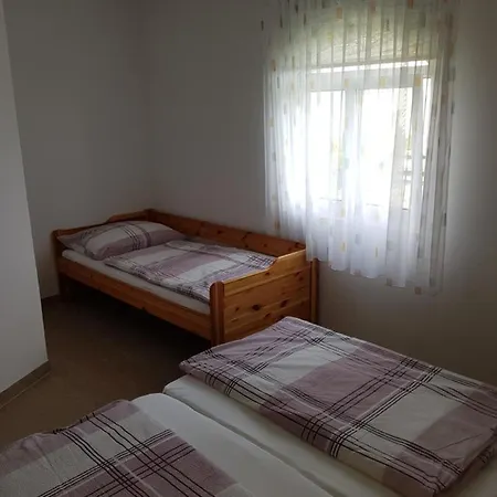Kiki Apartmán